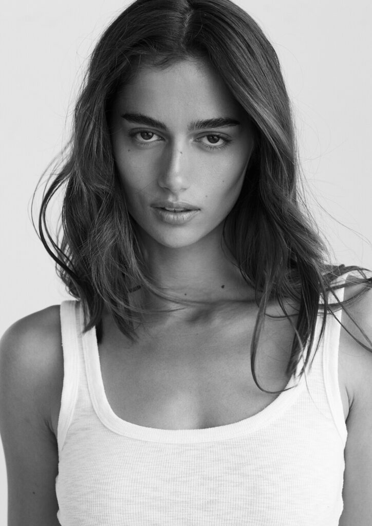 Maia Cotton model