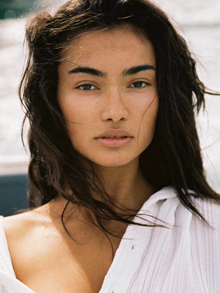 Kelly Gale model