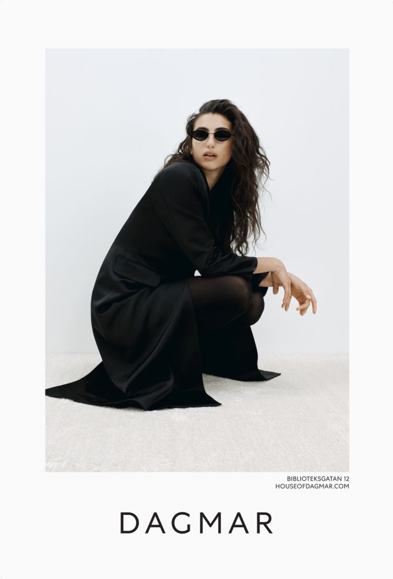 Paola Manes MODEL