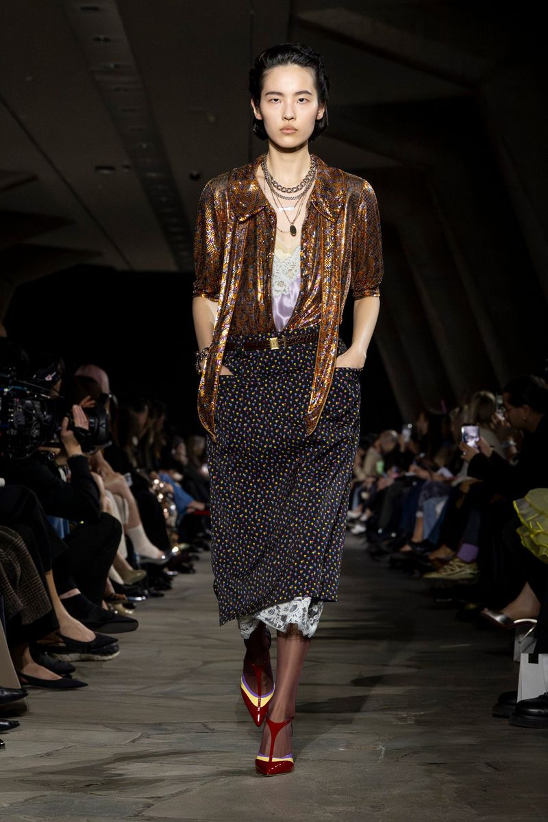 Song Ah MODEL