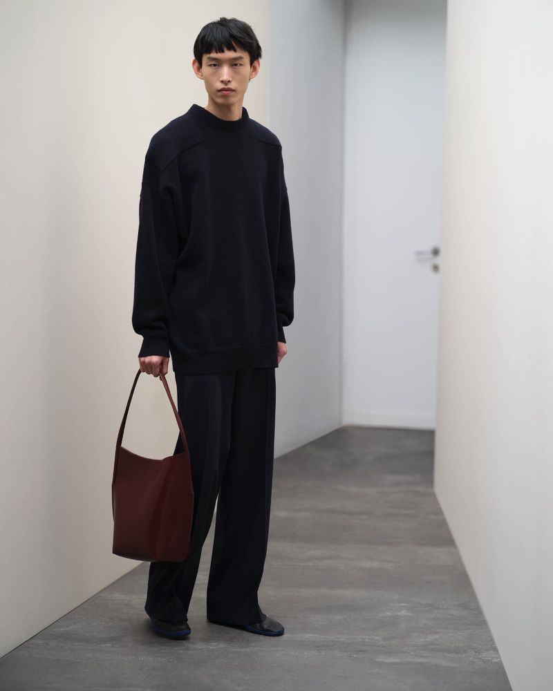 LV Yifan MODEL