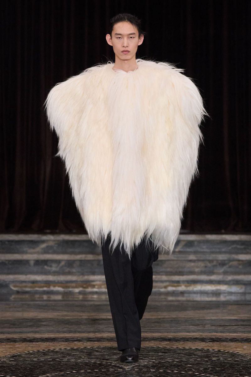 LV Yifan MODEL