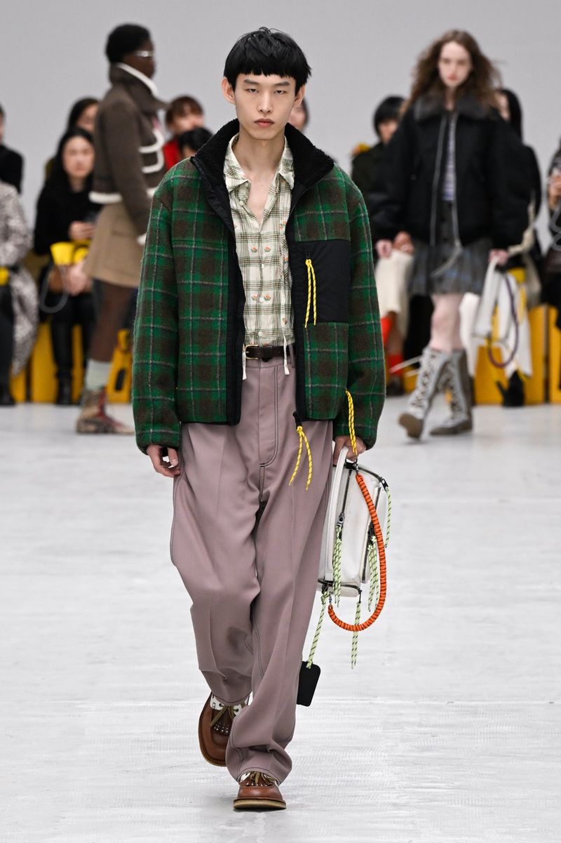 LV Yifan MODEL